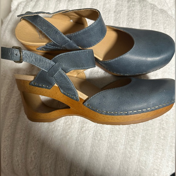 Dansko Taci Denim Leather Clogs. Mary Jane buckle sling back. Size 38 - Picture 2 of 7